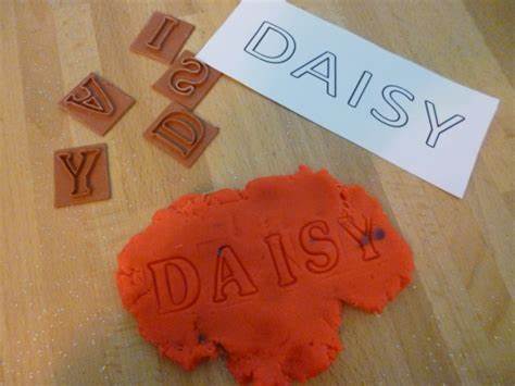 prénom,maternelle,activité,reconnaître,lettre,apprentissage