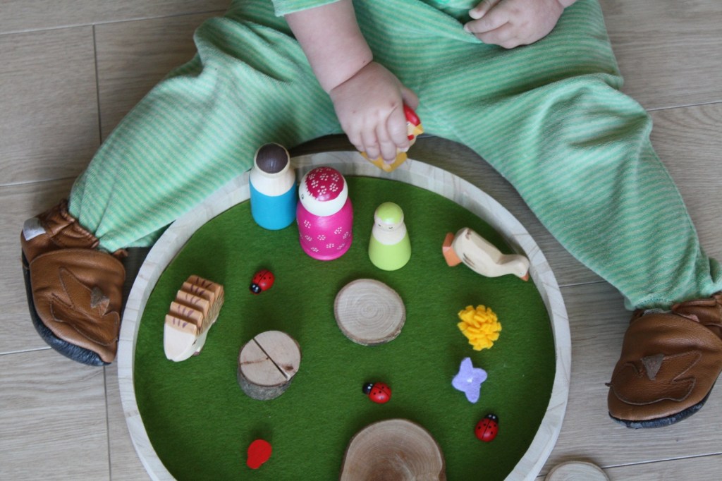 peg doll,printemps,plateau de jeu,table de saison,waldorf