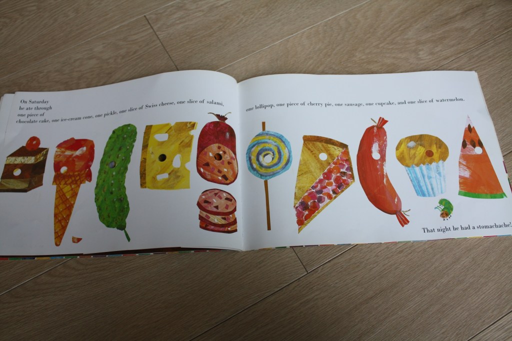 chenille qui fait des trous,livre