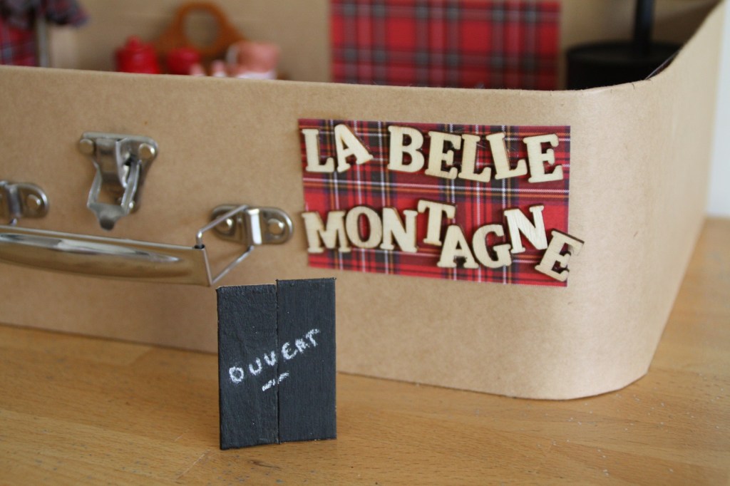 Valisette boutique miniature 1/12