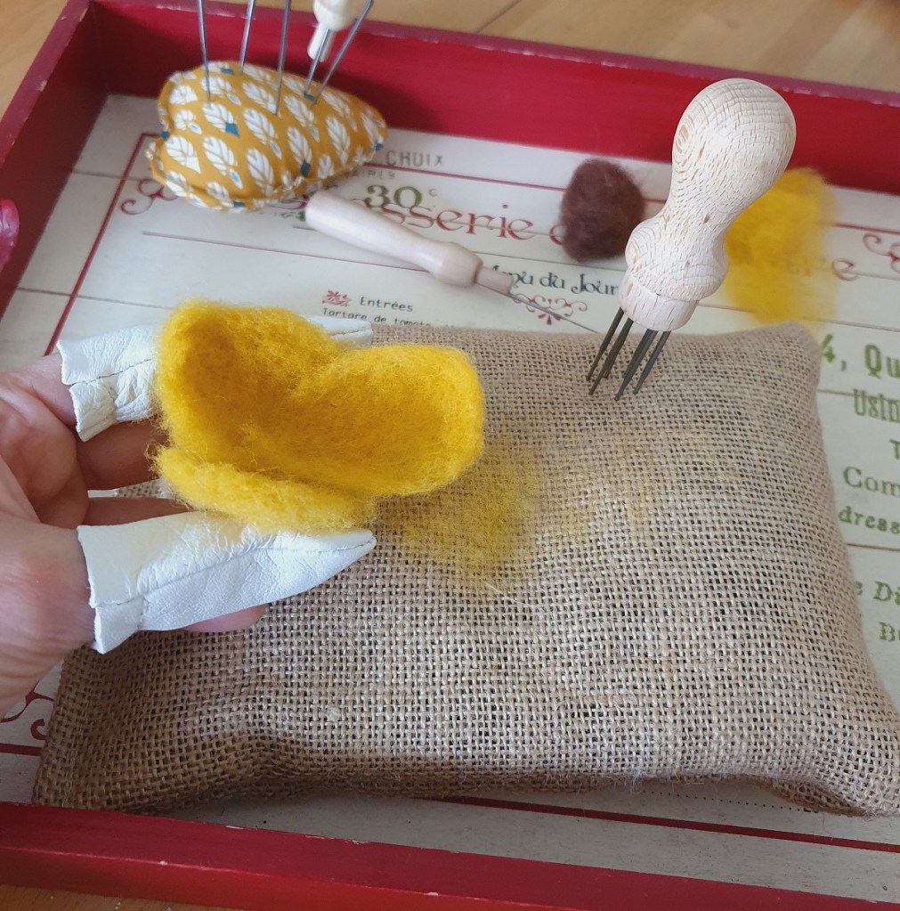 matériel feutrage aiguille gants doigts laine cardée